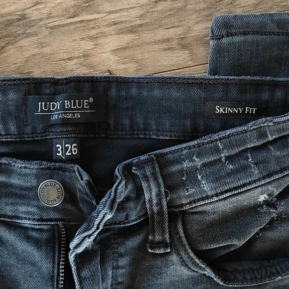 EUC Plaid Patch Skinny Jeans - Picture 2 of 7